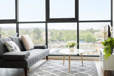 Executive City-centre Apartment With Parking - Events Australia 3