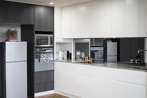 Executive City-centre Apartment With Parking - Events Australia 1