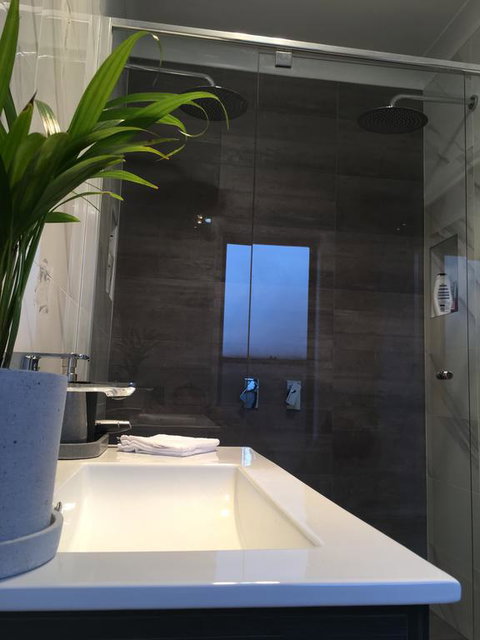 Executive Villa, Private 2 Bedroom In Ideal Location - Accommodation Europe 2