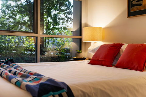 Explore Sydney From A Peaceful Modern Apartment - Tourism Bookings 2