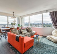 Exquisite 2 bed apartment with beach  city views - Events Australia