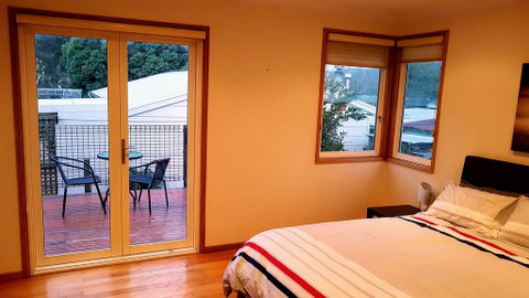 Family Getaway In Eildon - Pet Friendly - Tourism Bookings 0
