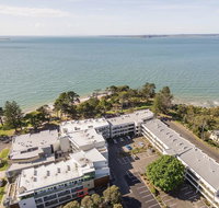 FAMILY ISLAND GETAWAY - BEACHFRONT APARTMENT - Events Australia