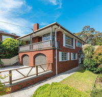 FAMILY with children of all ages - Water/Bridge View - Events Australia