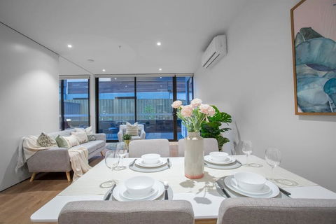 Fantastic 2 Beds APT In Boxhill W Great Location - Events Australia 0