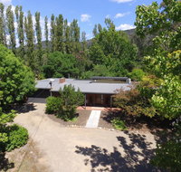 Farrington House - On the banks of the Ovens River - Accommodation Europe