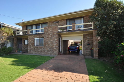 Flat 1/15 Dalmeny Drive - Events Australia 0