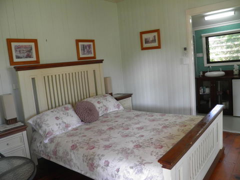 Follywood Guesthouse B&B - Events Australia 0