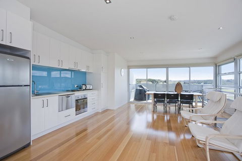 Four Kings Apartment - Deluxe 2br #3 - Events Australia 0