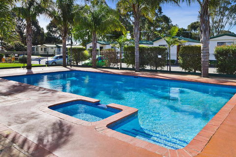 Frankston Holiday Park And Sandhurst Motel - Tourism Bookings 0
