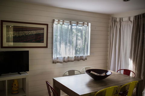 Funky Flat On Acreage - Tourism Bookings 2