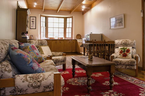 Gellibrand River Gallery Accommodation - Events Australia 3