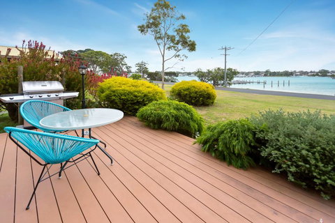 Getaway - Waterfront Island Living - Events Australia 0