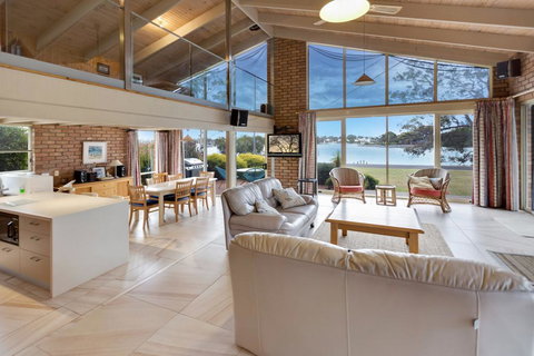 Getaway - Waterfront Island Living - Events Australia 1