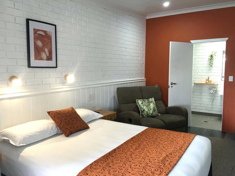 Gin Gin Village Motor Inn Motel - Events Australia 1