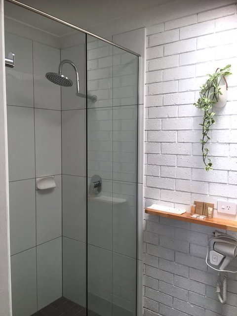 Gin Gin Village Motor Inn Motel - Events Australia 3