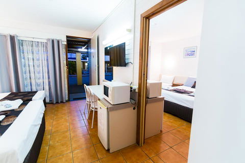 Gladstone Motel - Events Australia 1