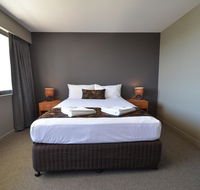 Gladstone Reef Hotel Motel - Events Australia