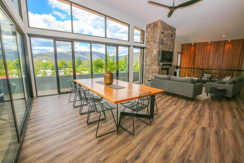 Glass House - Bright - Accommodation Europe 3