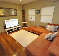 Glebe Self-Contained Modern One-Bedroom Apartment 47ROS - Events Australia
