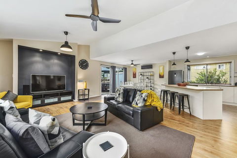 Glen River House - Events Australia 2
