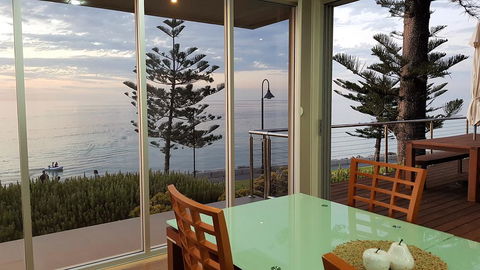 Glenelg Absolute Beachfront - One Of Only Two Homes - Events Australia 2