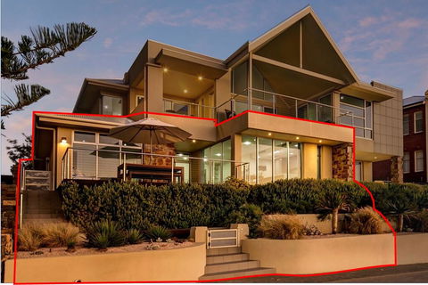 Glenelg Absolute Beachfront - One Of Only Two Homes - Events Australia 1