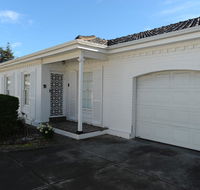 Glenelg Holiday Apartments-Colonial Square - Events Australia