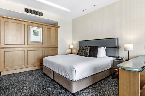 Gold Tower 17th Level Private Hotel Suite - Events Australia 1