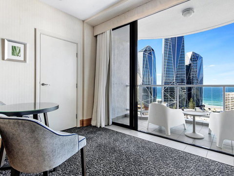 Gold Tower 17th Level Private Hotel Suite - Events Australia 0