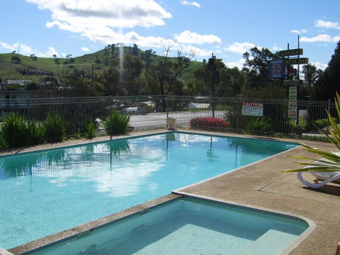 Golden Chain Garden Motor Inn Gundagai - Tourism Bookings 1