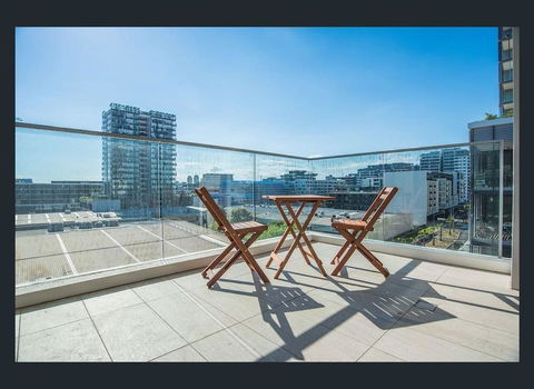 Gorgeous Modern Brand New Two Bedroom Apartment With Large Lounge And Private Garden View Balcony - Events Australia 3