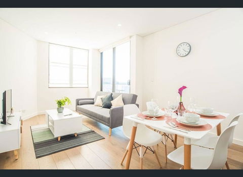 Gorgeous Modern Brand New Two Bedroom Apartment With Large Lounge And Private Garden View Balcony - Events Australia 0