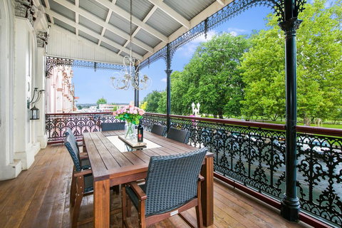 Grand & Central On George - Unique - Opulent - Accommodation Europe 0