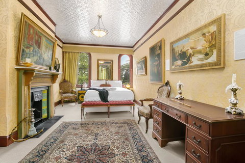 Grand & Central On George - Unique - Opulent - Accommodation Europe 2