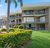 Great location close to waterfront Shops Restaurants and Cafes. - Tourism Bookings