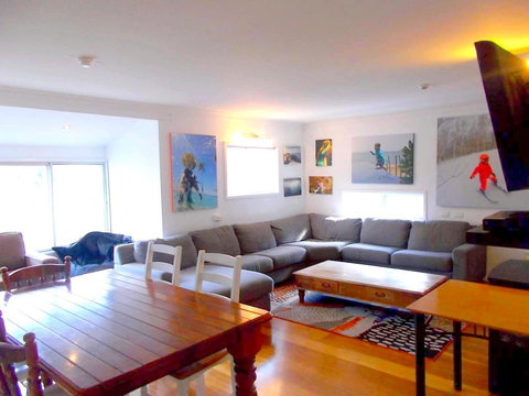 Great Value Thredbo Chalet - Accommodation Europe 1