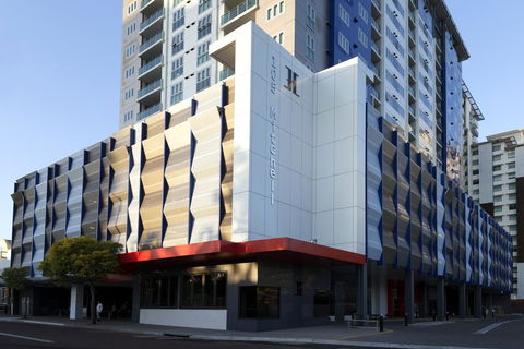 H On Mitchell Apartment Hotel - Events Australia 0