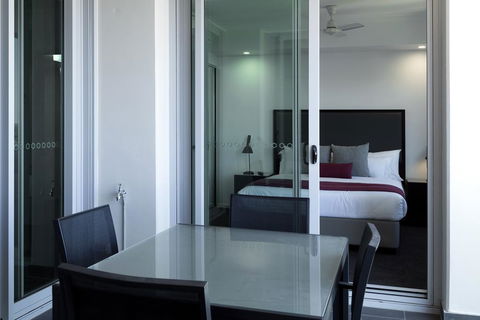H On Mitchell Apartment Hotel - Events Australia 1