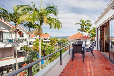 Haven On Noosa Hill - Sunset Views, Pools, Spa - Tourism Bookings 1