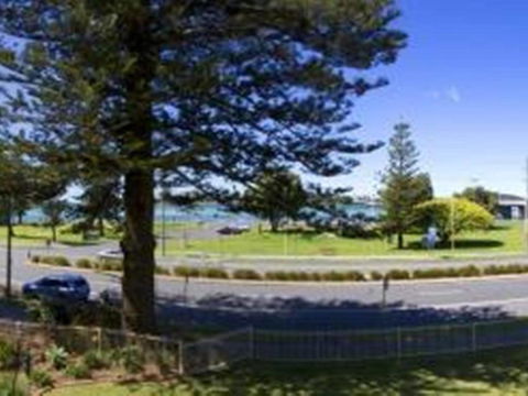 Heritage 202 Overlooking The Water - Events Australia 2