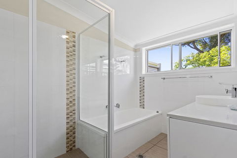HILLTOP HAVEN In MOLLYMOOK - Events Australia 3