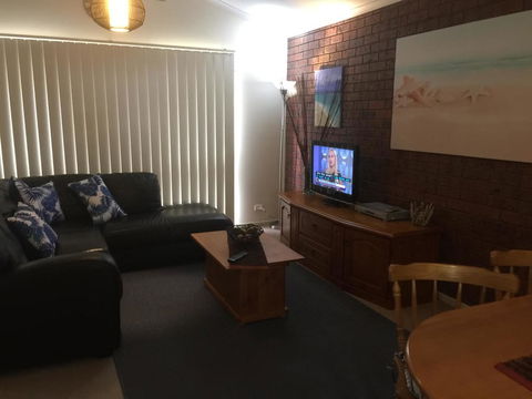 Holiday Home In The Heart Of Anglesea - Events Australia 3