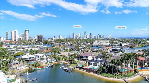 Holidays House Almafi Drive Surfers Paradise - Events Australia 3