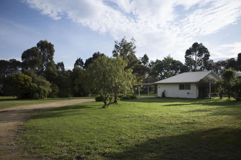Karinya Cottage - Pet Friendly Country Retreat - Events Australia 2
