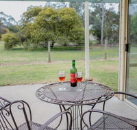 Karinya Cottage - Pet friendly country retreat - Events Australia