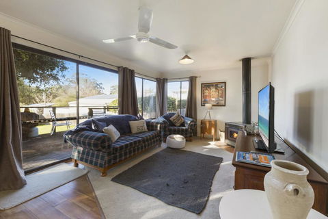 Katisha Cottage - Pet Friendly And Close To Town - Events Australia 0