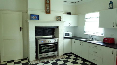 King Cottage - Tourism Bookings 0