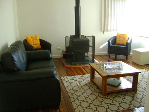 King Cottage - Tourism Bookings 2