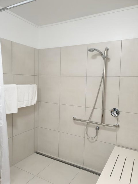 Lake Kawana Accommodation - Events Australia 3